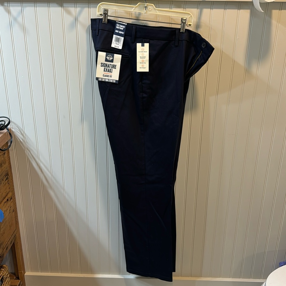 Brand new with tags Men’s signature khaki pants. Navy blue. 36x34